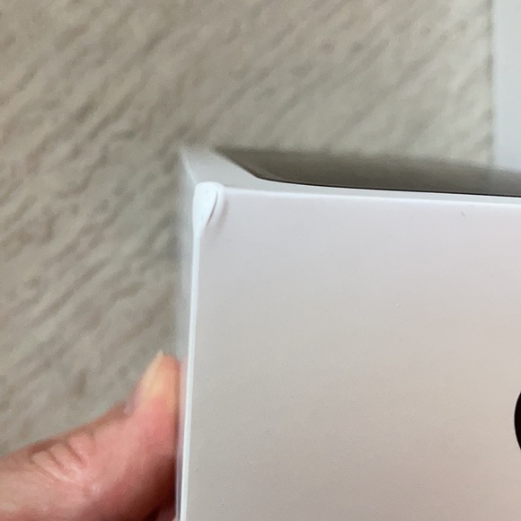 Like new I Phone box - Picture 9 of 9